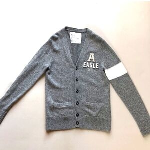 American Eagle AEO gray button down size small sweater cardigan old school prep